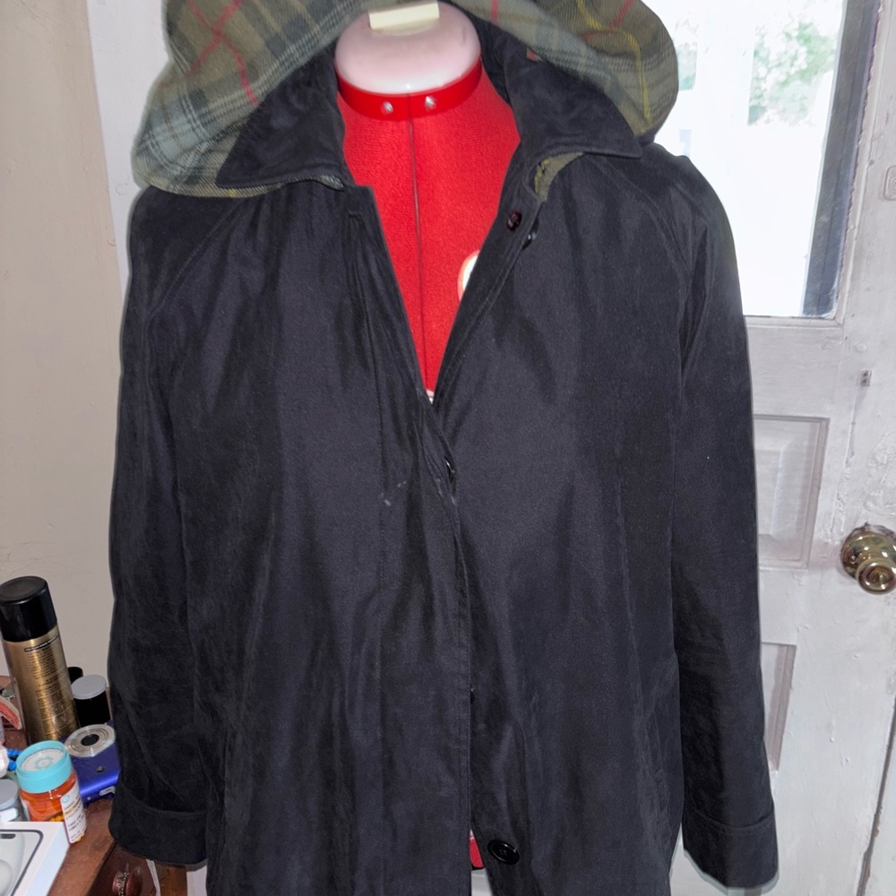 Liz Claiborne Black Trench Coat with Classic Design